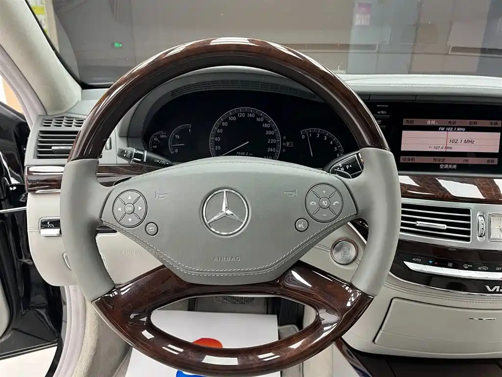 Mercedes-Benz S 600 L (2010)
