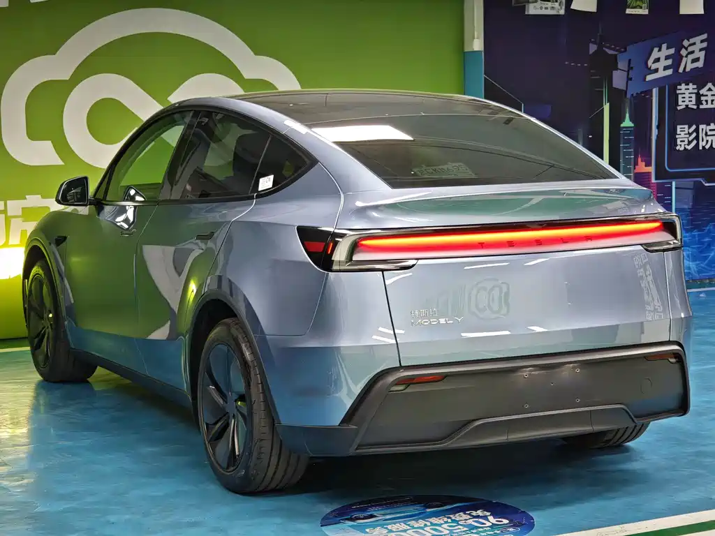 Tesla Model Y 2025 Rear-Wheel Drive