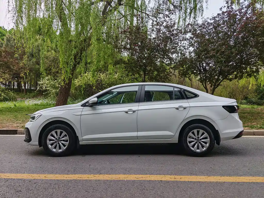 Volkswagen Lavida 2025 New Sharp 1.5L Outstanding Xinyi Edition