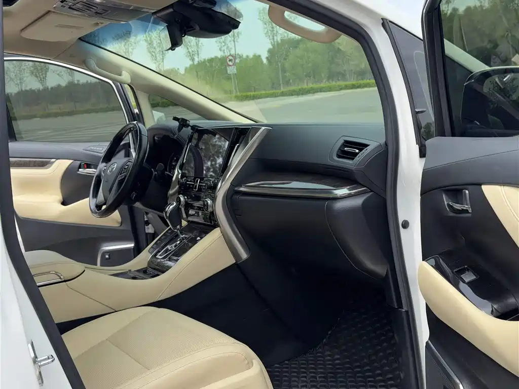 Toyota Alphard 2021 Hybrid 2.5L Premium Edition