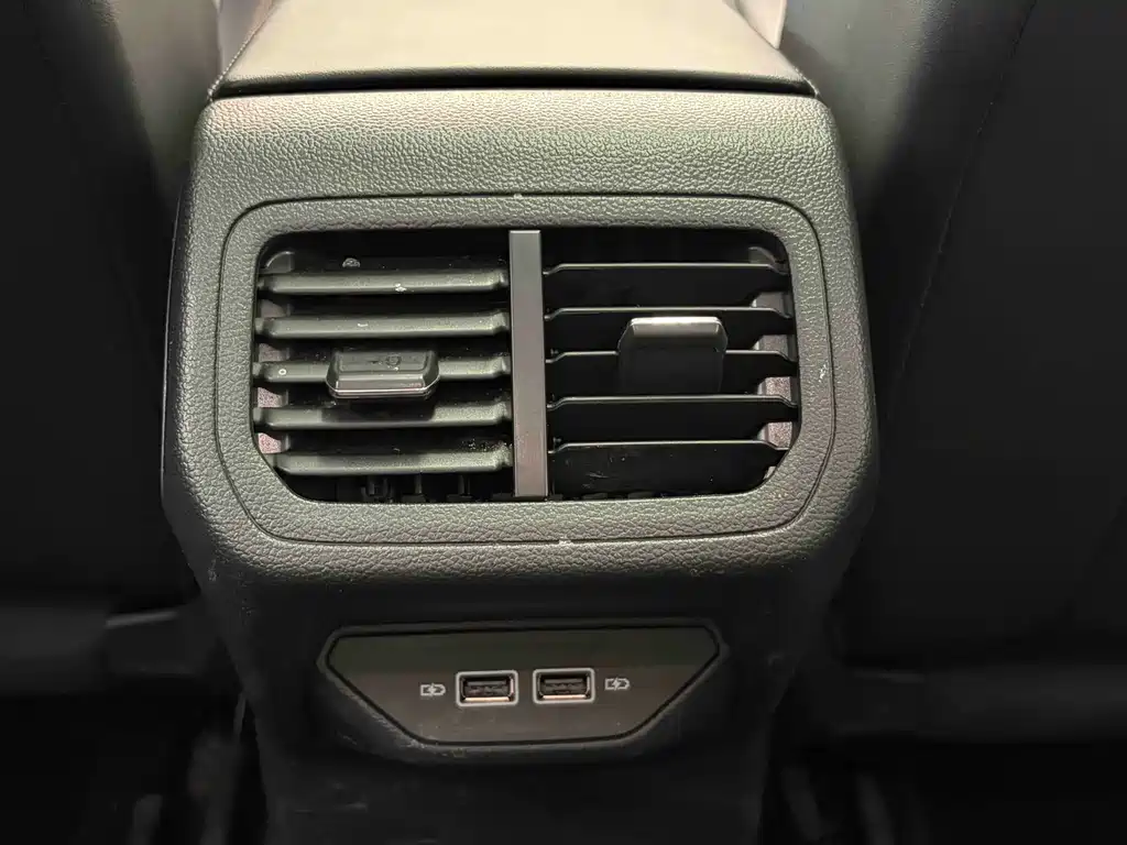 Bora 2023 200TSI DSG Zhixing PRO