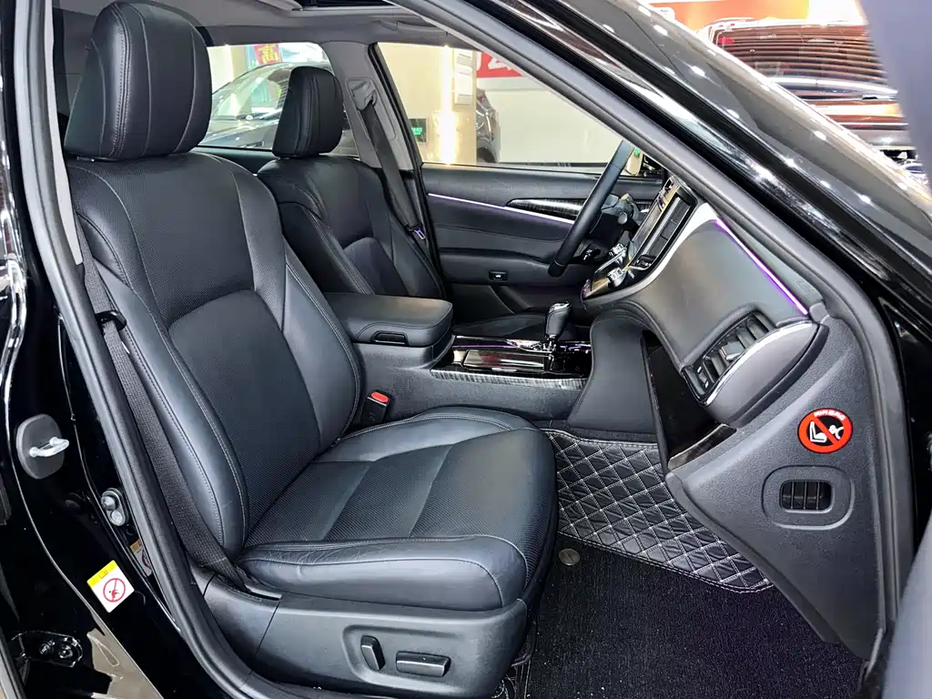 Toyota Crown 2015 2.0T Fashion Edition