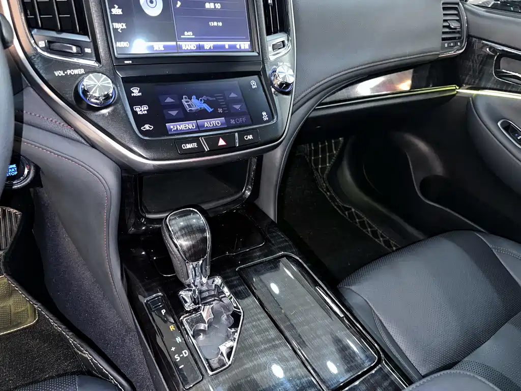 Toyota Crown 2015 2.0T Fashion Edition