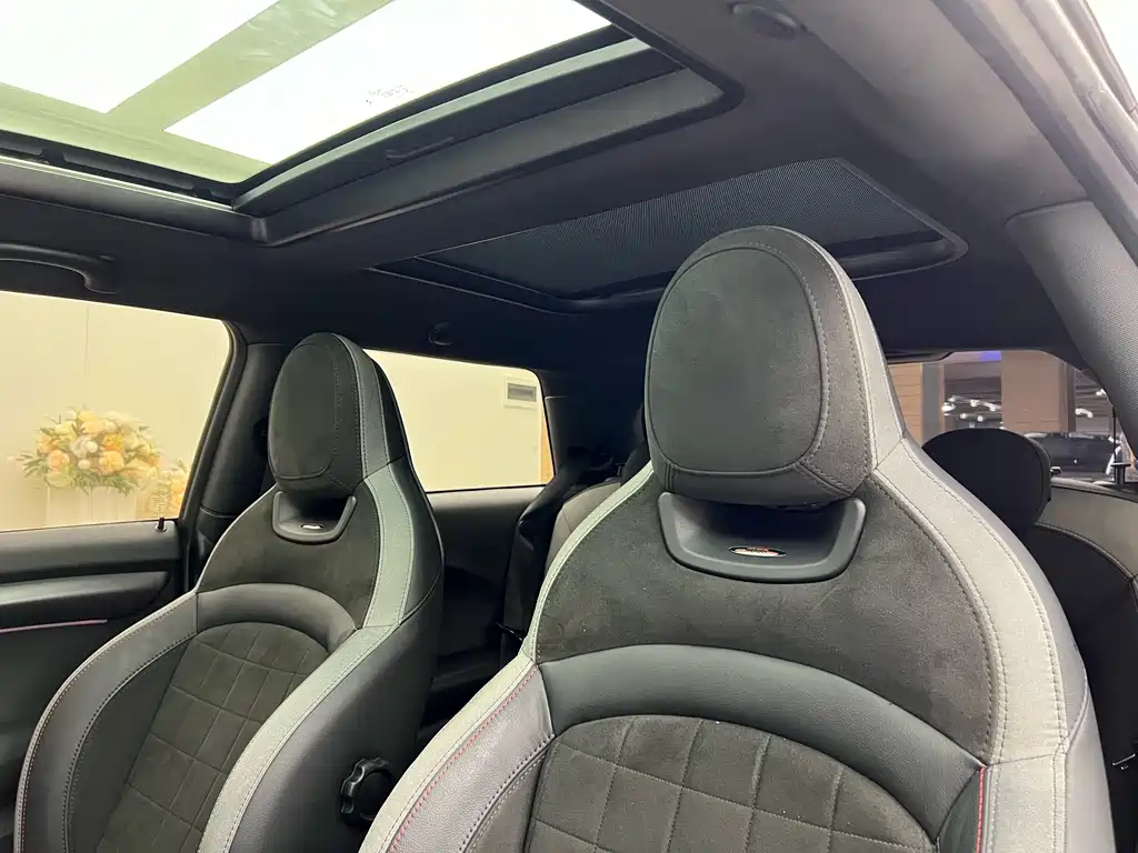 MINI John Cooper Works 2022 2.0T ALL-IN