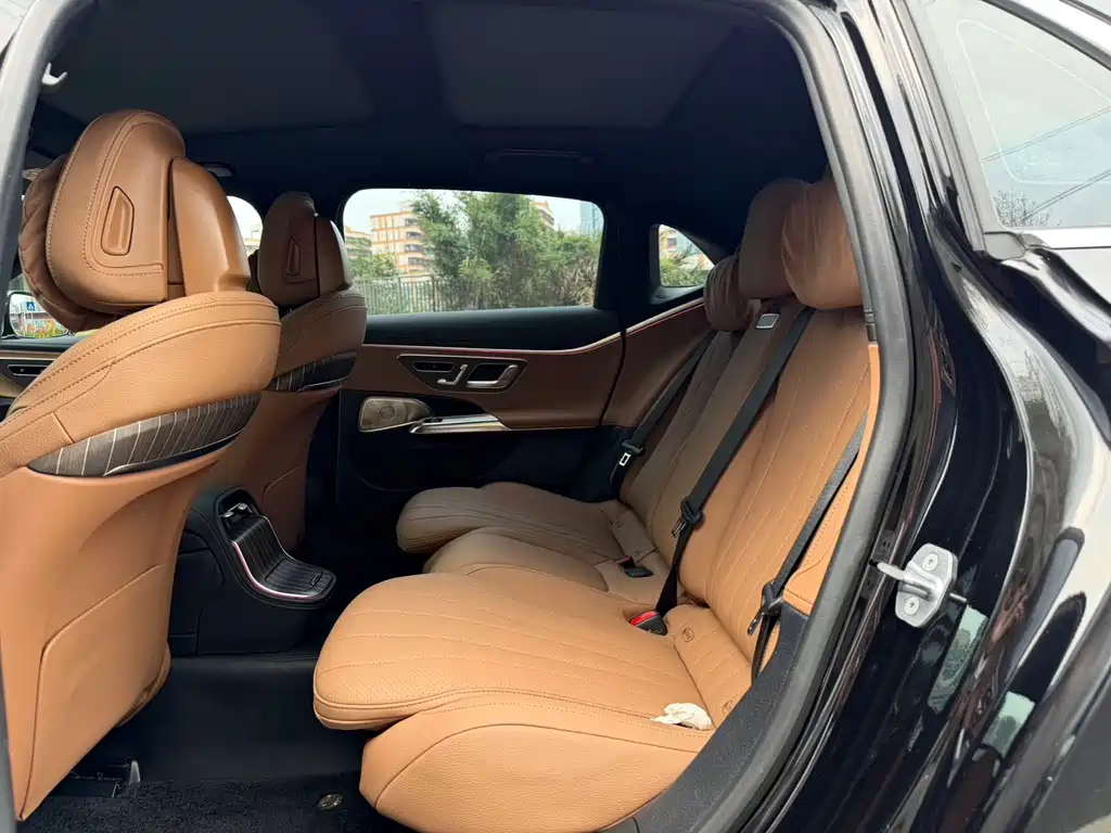Mercedes-Benz E-Class 2024 E 300 L Luxury Edition
