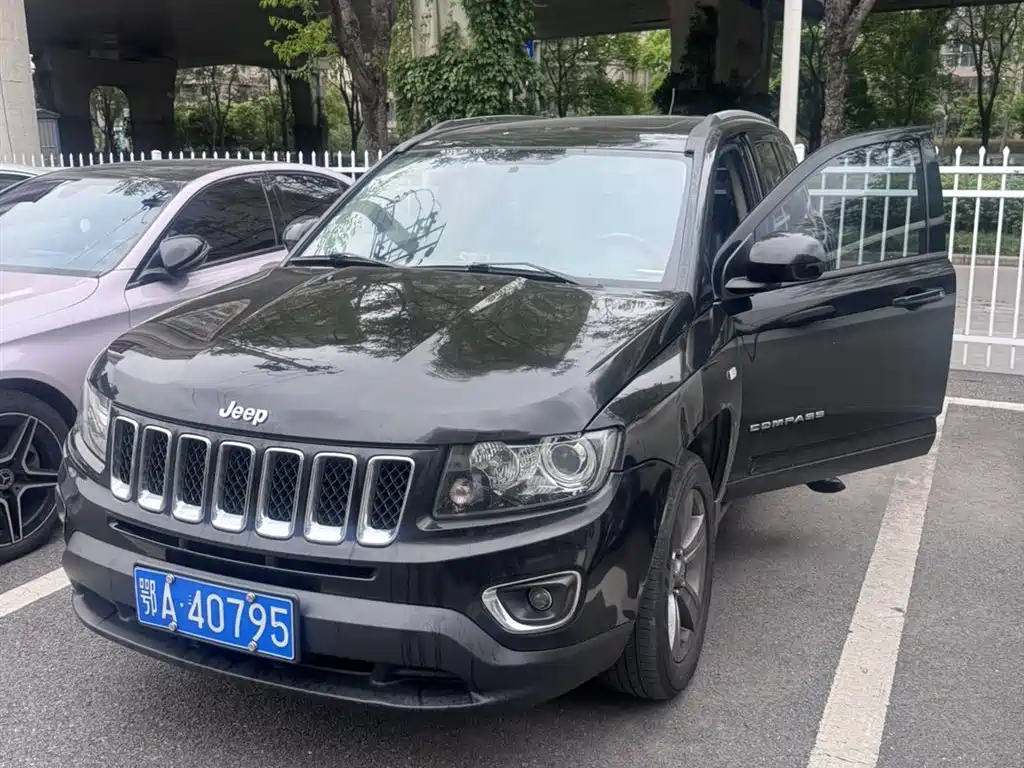 2014 Jeep Compass (Import) 2.4L AWD Comfort Edition