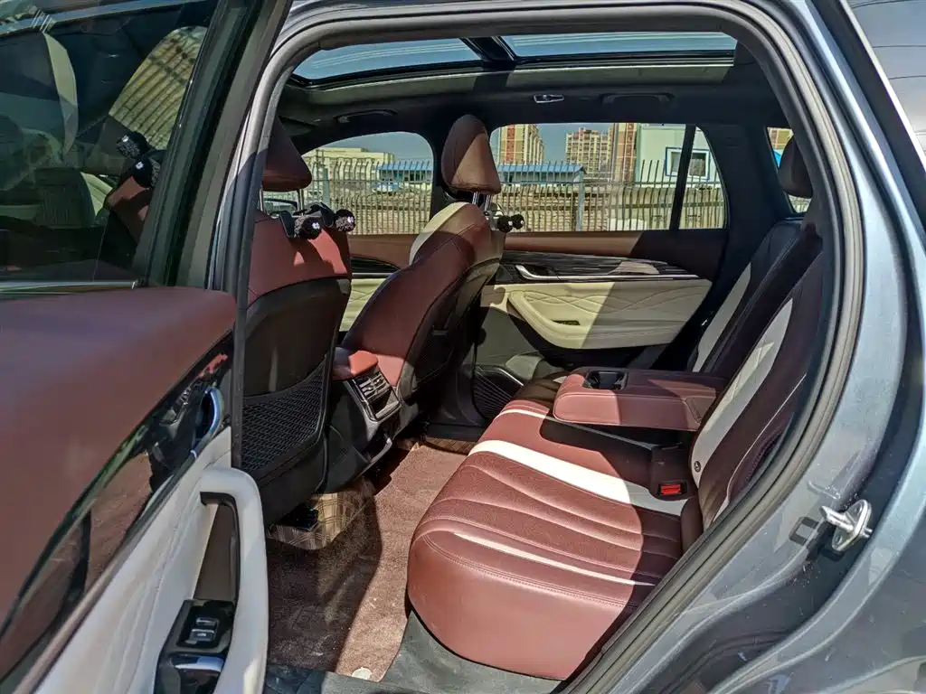 Geely Monjaro 2023 2.0TD High Power Automatic FWD Flagship Edition