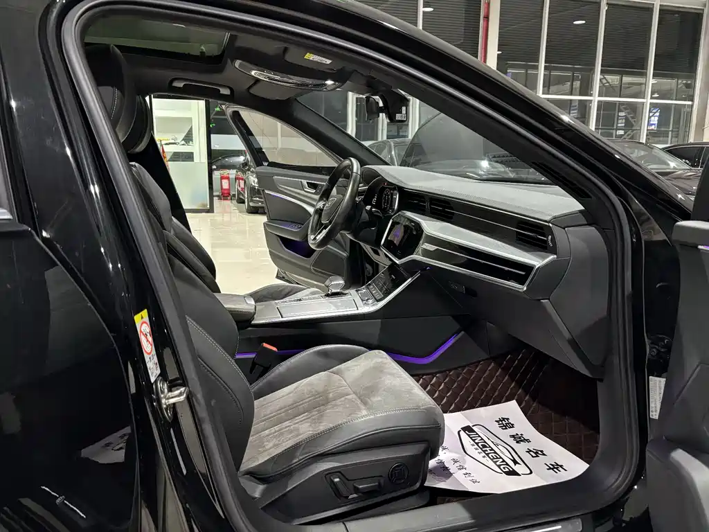 Audi A6L 2021 model 45 TFSI Zhenxuan Dynamic Edition