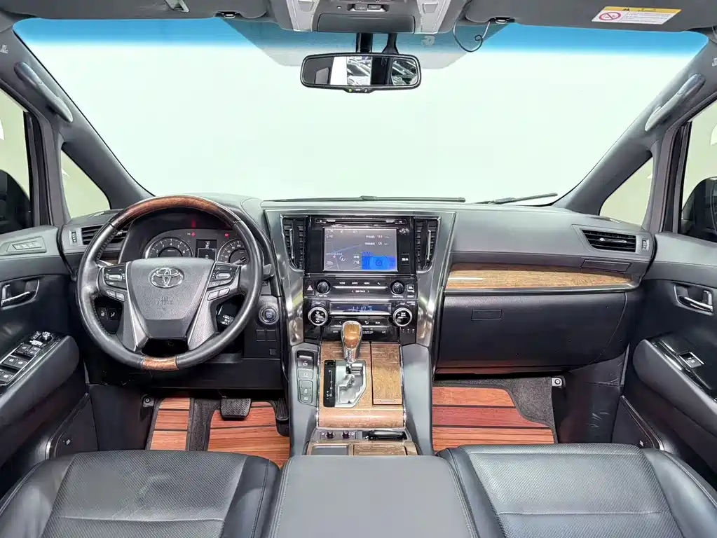 Alphard 2015 3.5L Luxury Edition