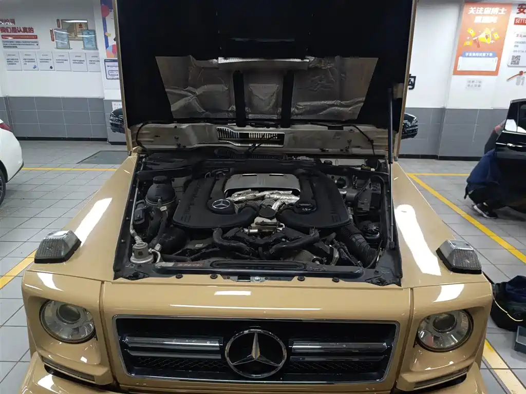 Mercedes-Benz G 500