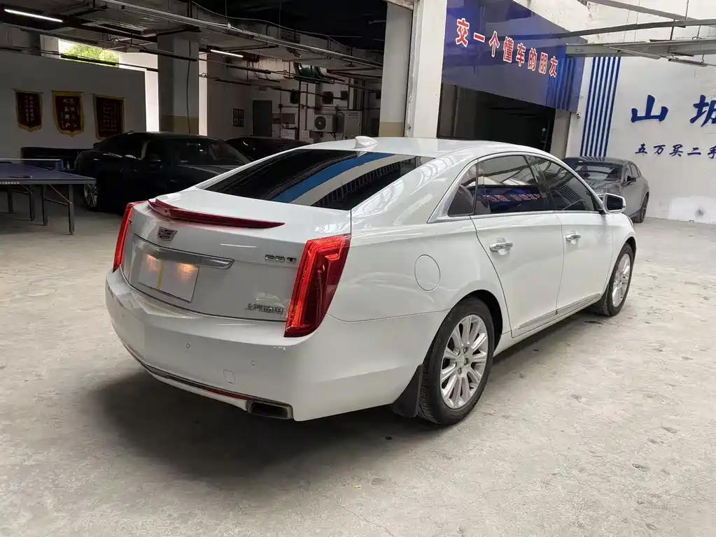 Cadillac XTS 2017 28T Technology