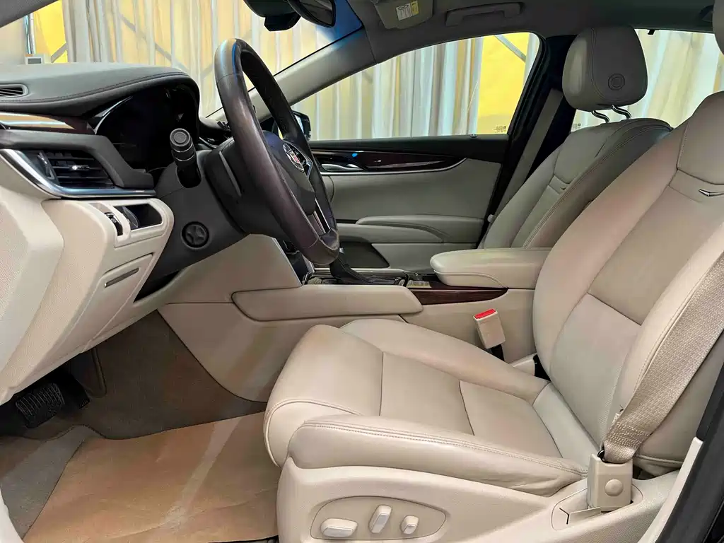 Cadillac XTS 2015 28T Luxury