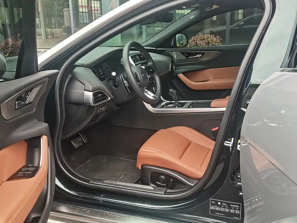 Jaguar XEL 2024 2.0T 250PS R-DYNAMIC S