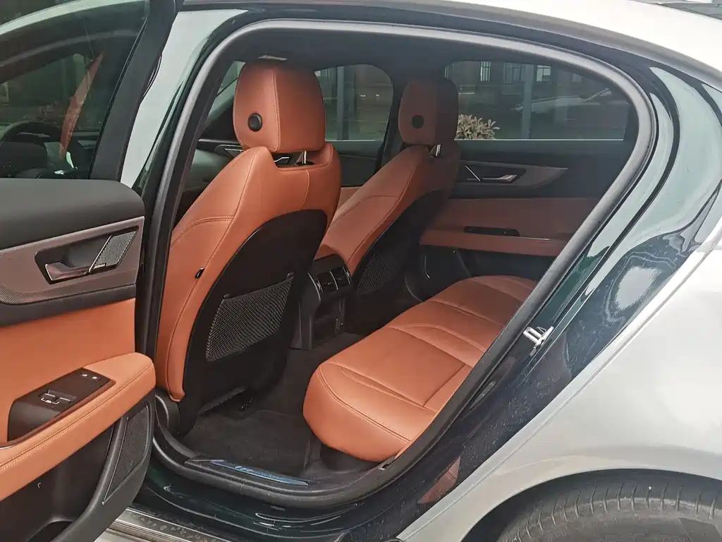 Jaguar XEL 2024 2.0T 250PS R-DYNAMIC S