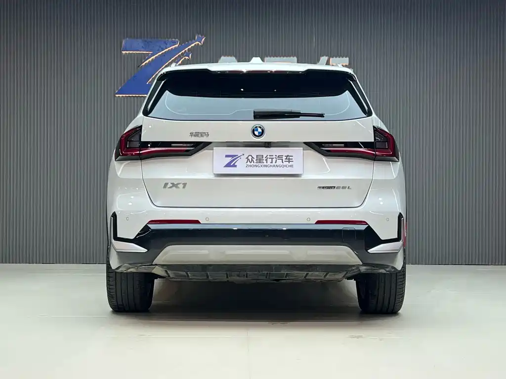BMW iX1 2023 eDrive25L X Design Package