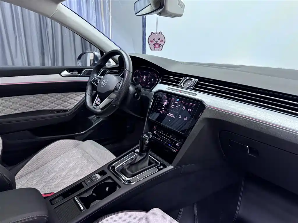 Magotan 2023 2 Million Units Commemorative Edition 330TSI DSG Luxury