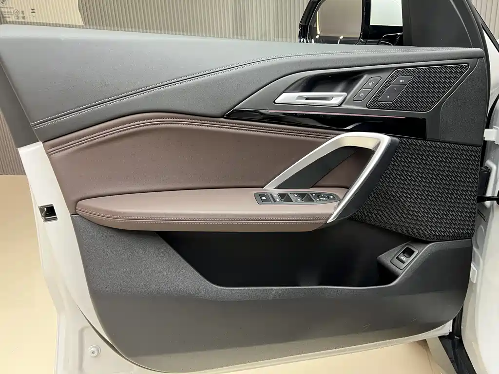 BMW iX1 2023 eDrive25L X Design Package