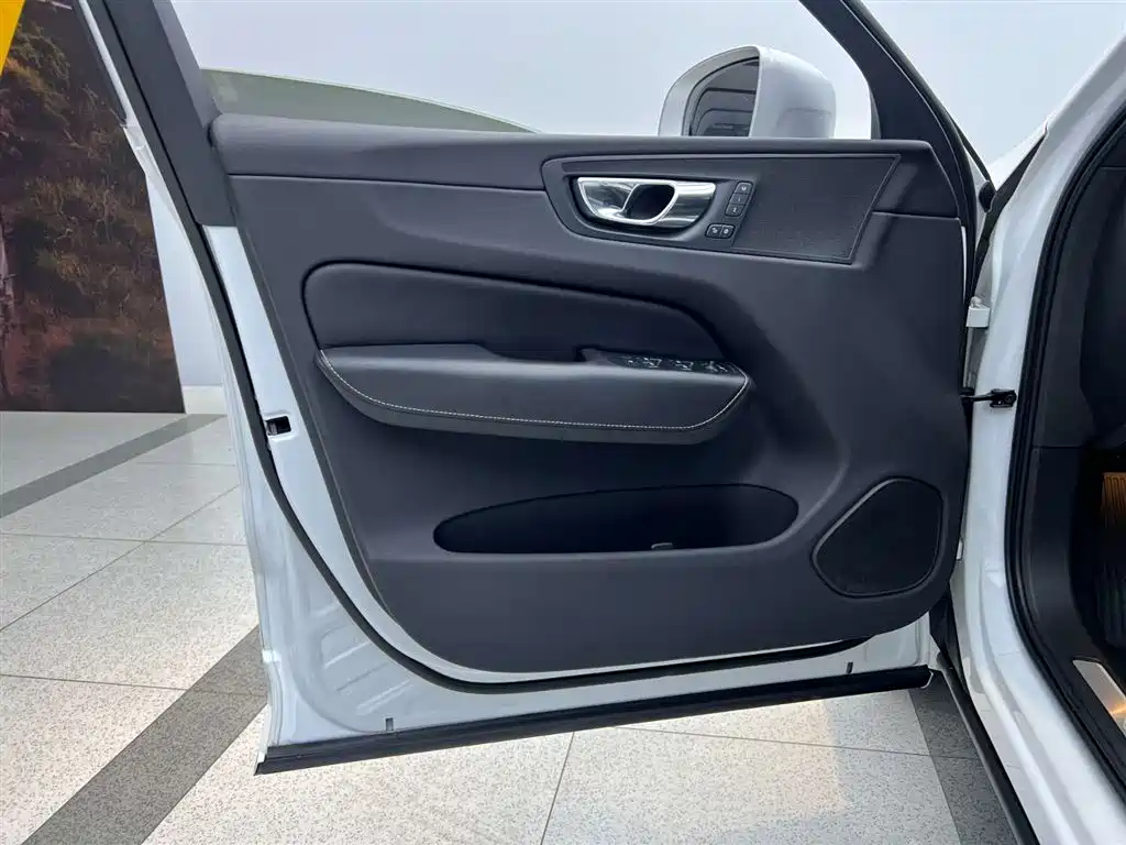 Volvo XC60 2018 T5 AWD Zhiyuan Sport Edition
