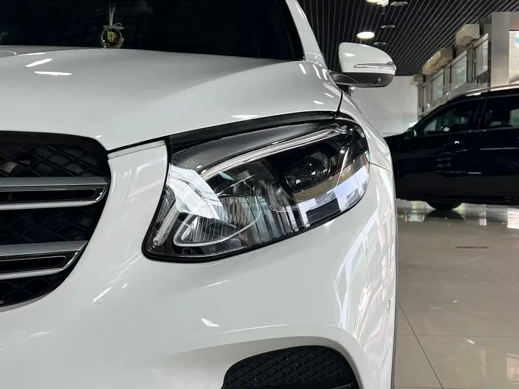 Mercedes-Benz GLC 260 4MATIC Luxury Edition 2017