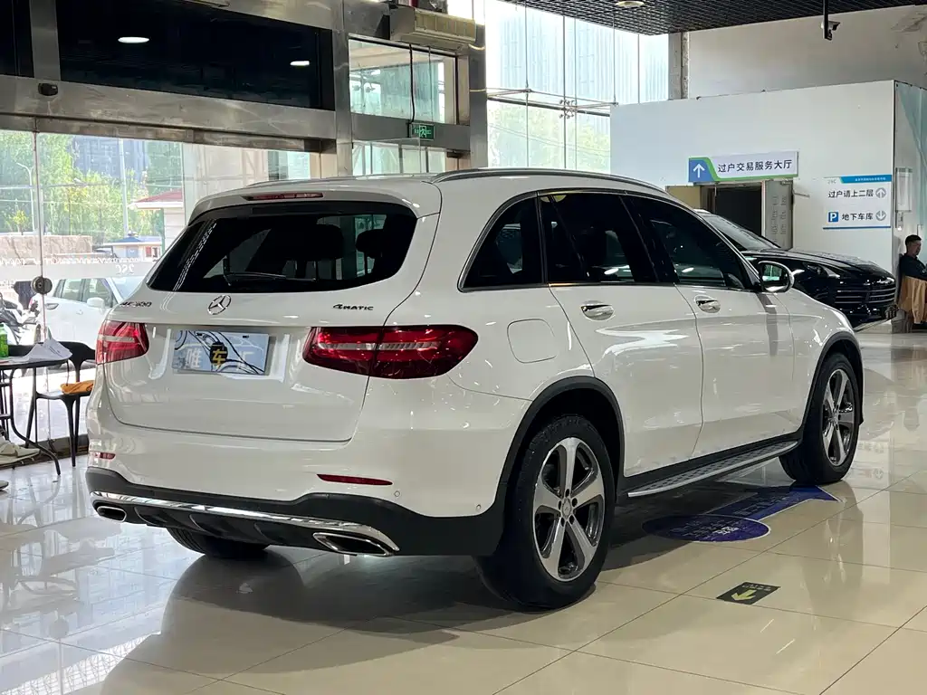 Mercedes-Benz GLC 260 4MATIC Luxury Edition 2017