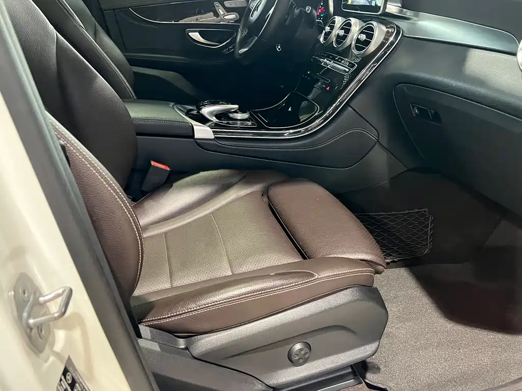 Mercedes-Benz GLC 260 4MATIC Luxury Edition 2017