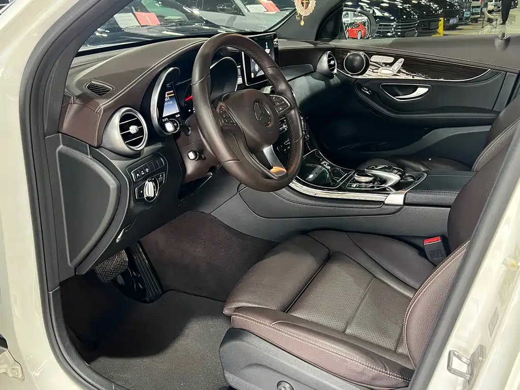 Mercedes-Benz GLC 260 4MATIC Luxury Edition 2017