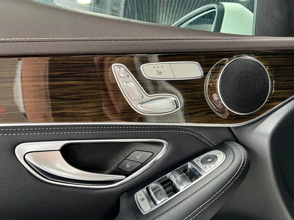 Mercedes-Benz GLC 260 4MATIC Luxury Edition 2017