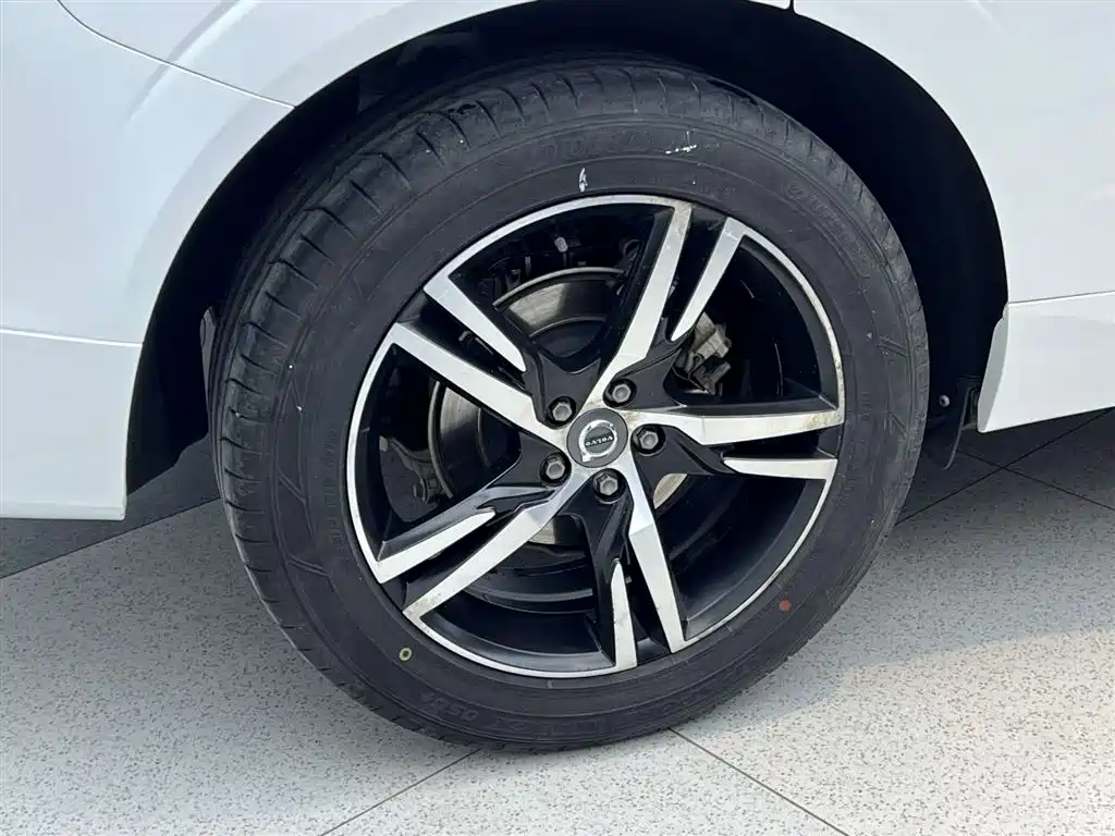 Volvo XC60 2018 T5 AWD Zhiyuan Sport Edition