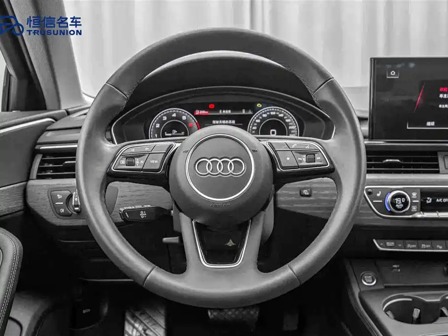 Audi A4L 2022 40 TFSI Luxury Elegant Edition