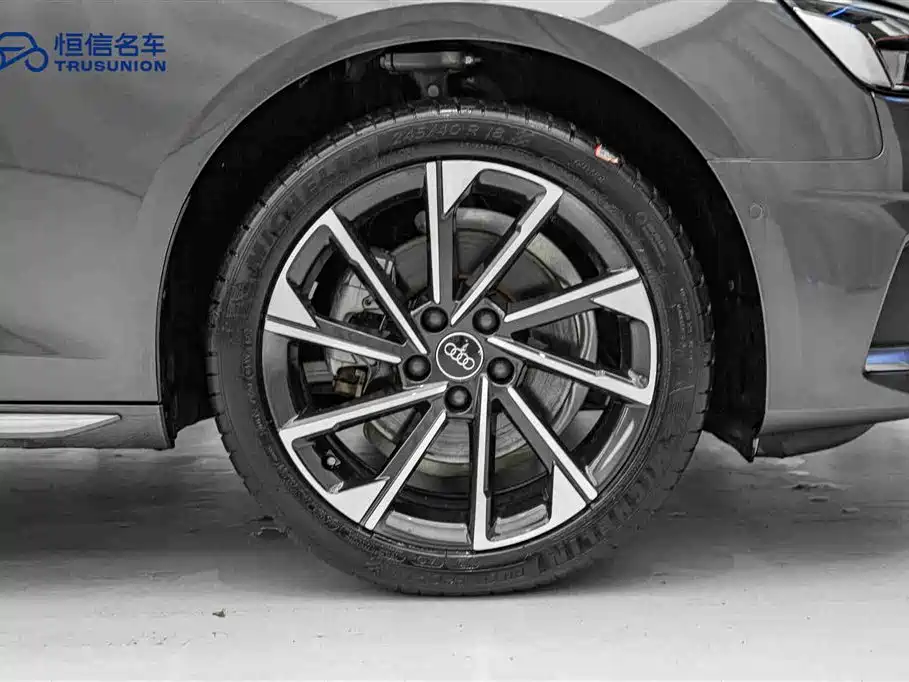 Audi A4L 2022 40 TFSI Luxury Elegant Edition