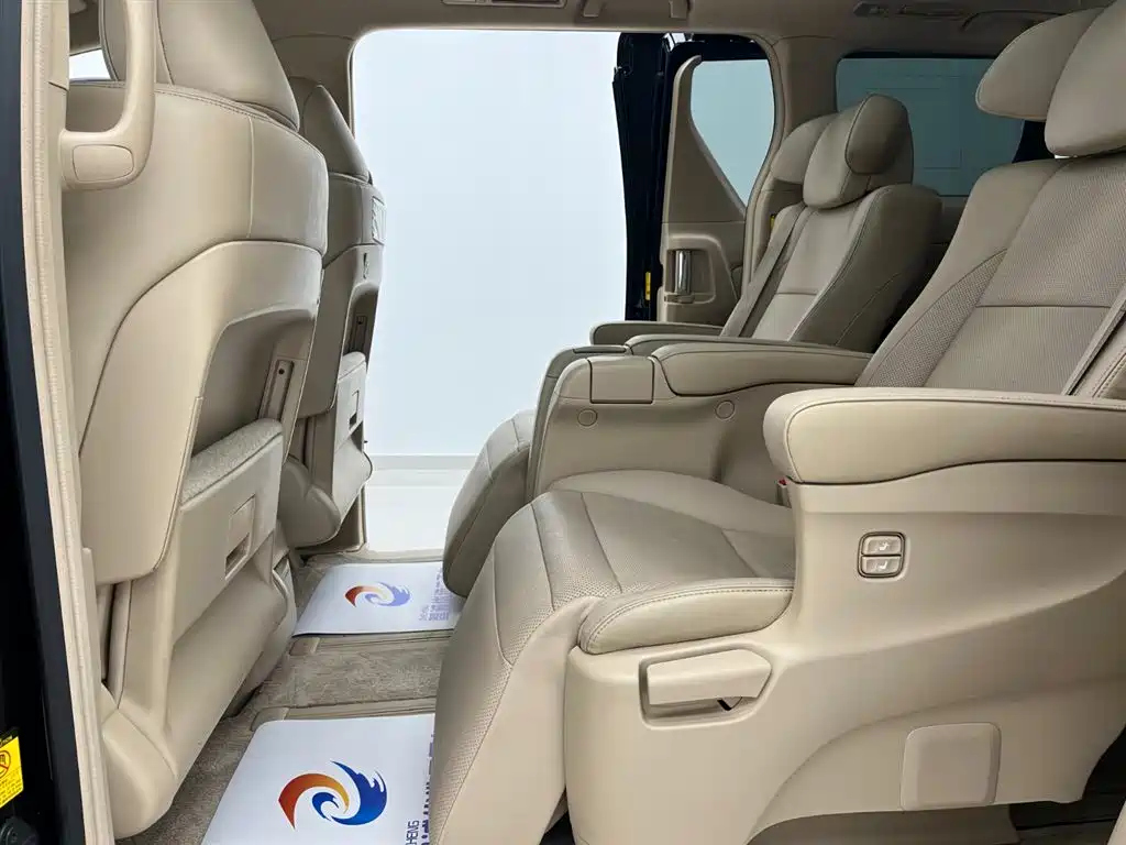 Alphard 2011 3.5L Luxury Edition