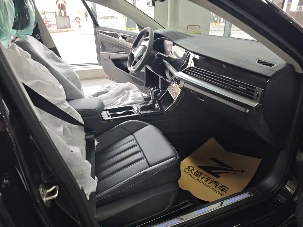 Volkswagen Passat PHEV 2025 430PHEV Hybrid Business Edition