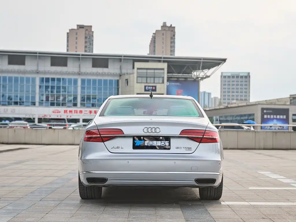 Audi A8L 2014 60 TFSI quattro Exclusive