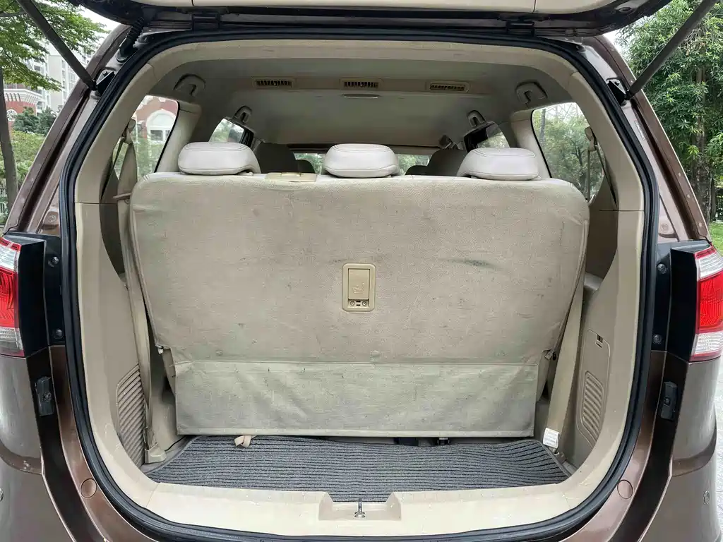Baojun 730 2014 1.5L Manual Standard Edition 7-seat