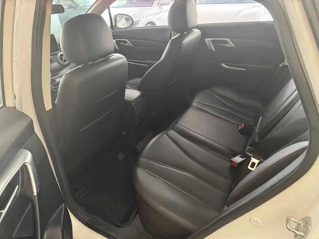 BAIC EU5 2018 R500 Zhifeng Edition