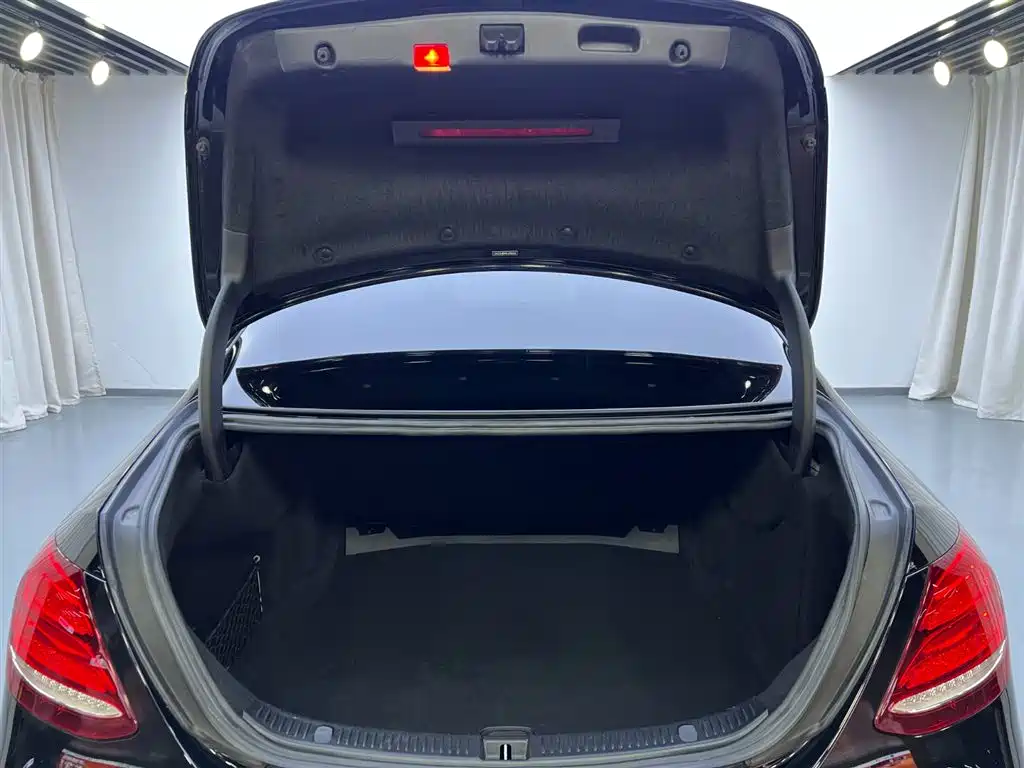 Mercedes-Benz E-Class 2016 E 300 L Fashion