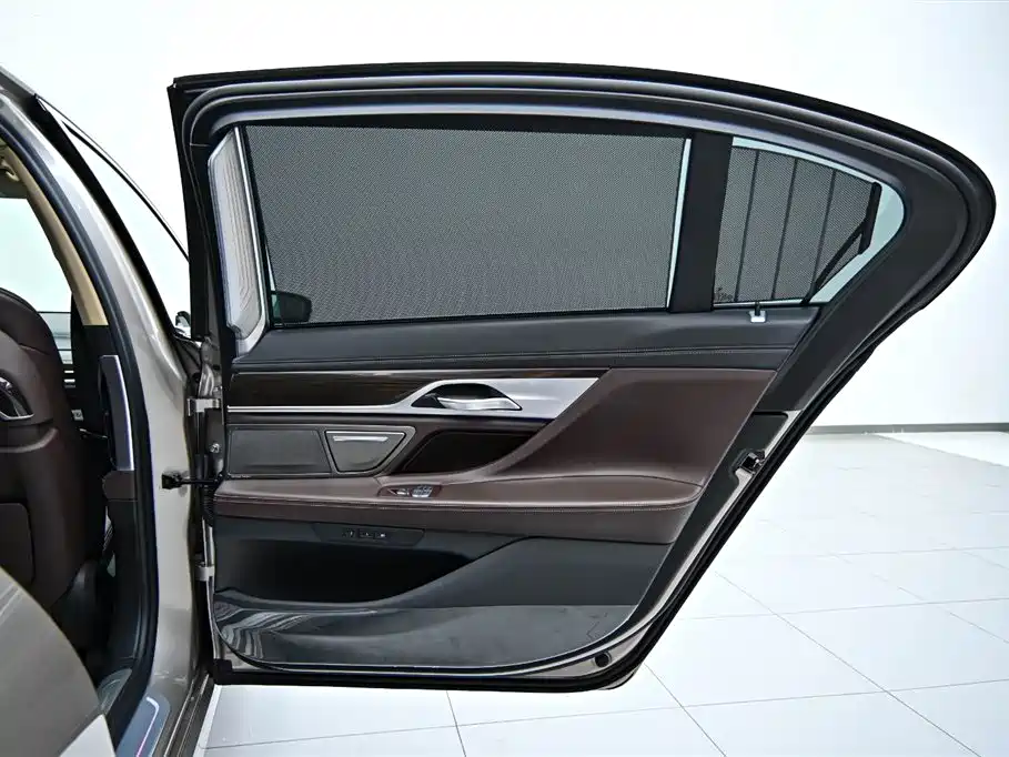 BMW 7 Series 2021 730Li Luxury Package - фото 19