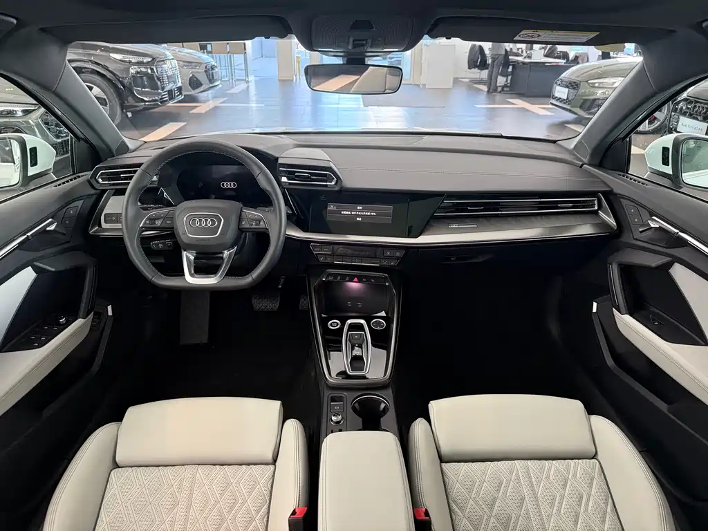 Audi A3L Limousine 35 TFSI Feichi Exclusive Edition + Luxury Selection Package