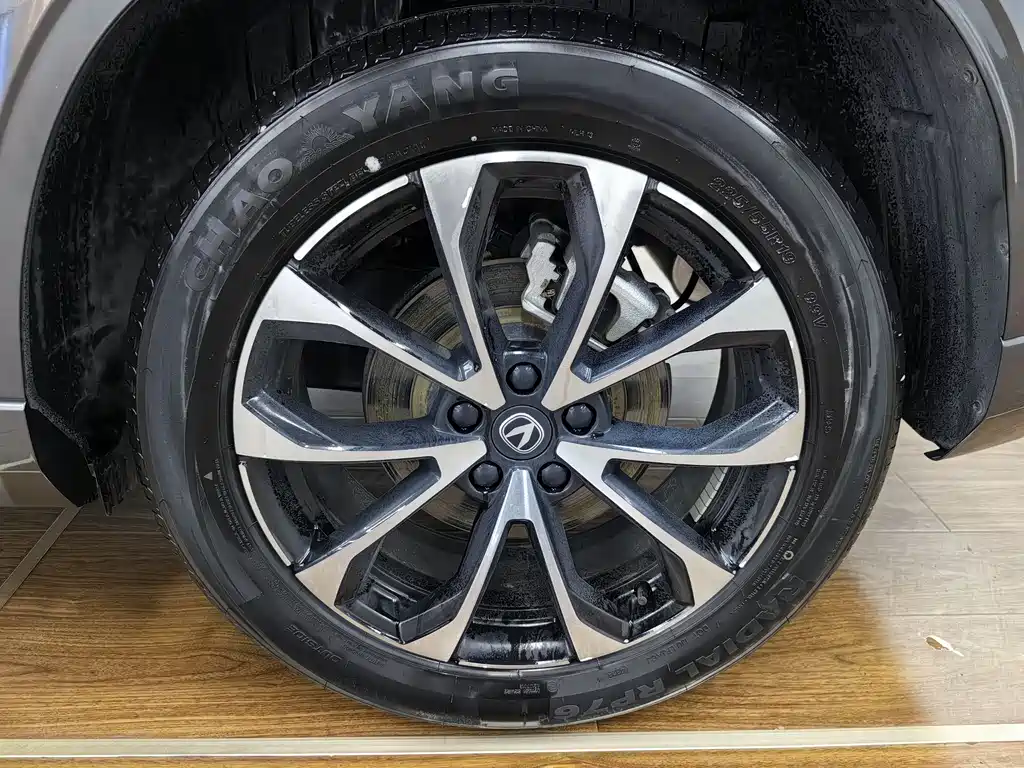 Changan UNI-Z PHEV 2024 Blue Whale iDD 125km Excellence Edition