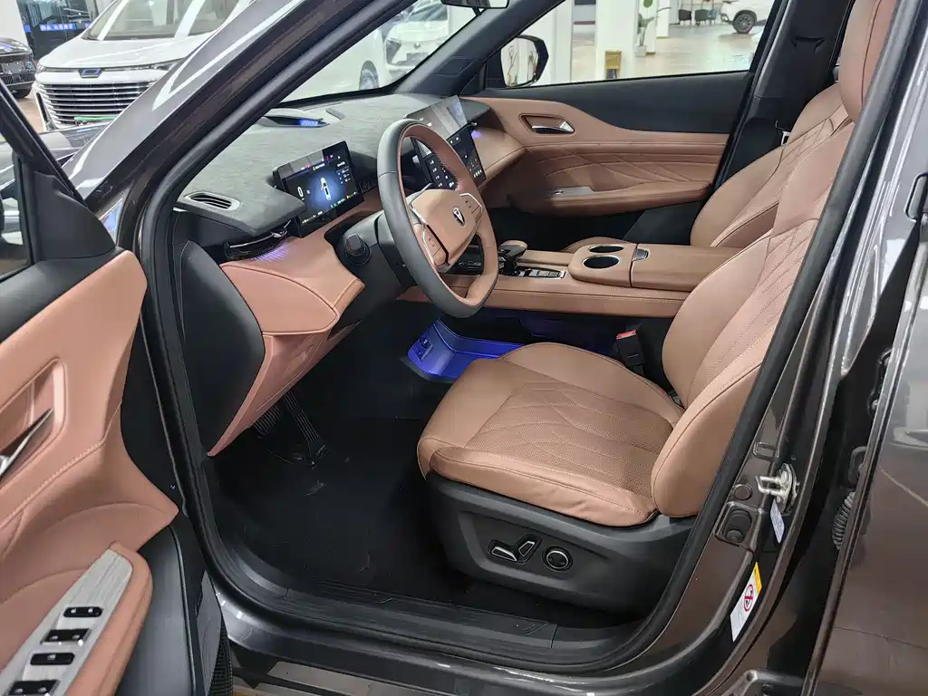 Changan UNI-Z PHEV 2024 Blue Whale iDD 125km Excellence Edition