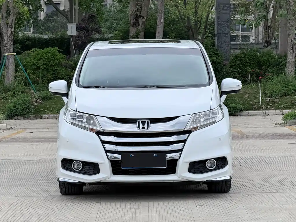 Honda Odyssey 2015 Facelift 2.4L Zhiku Edition