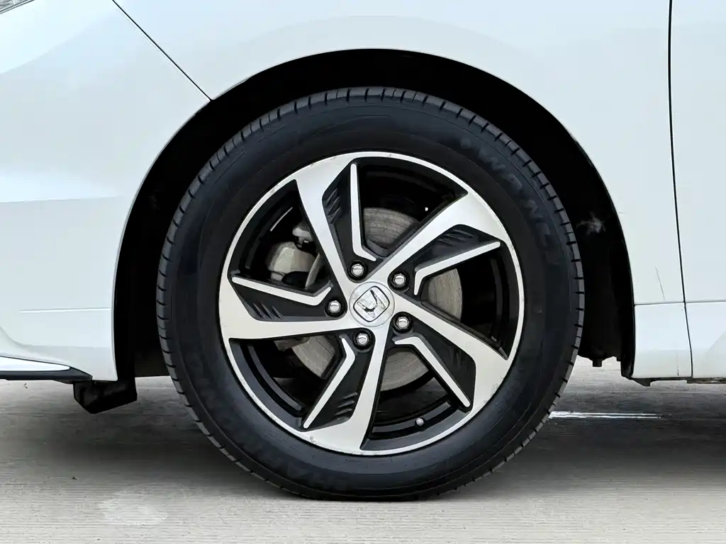 Honda Odyssey 2015 Facelift 2.4L Zhiku Edition