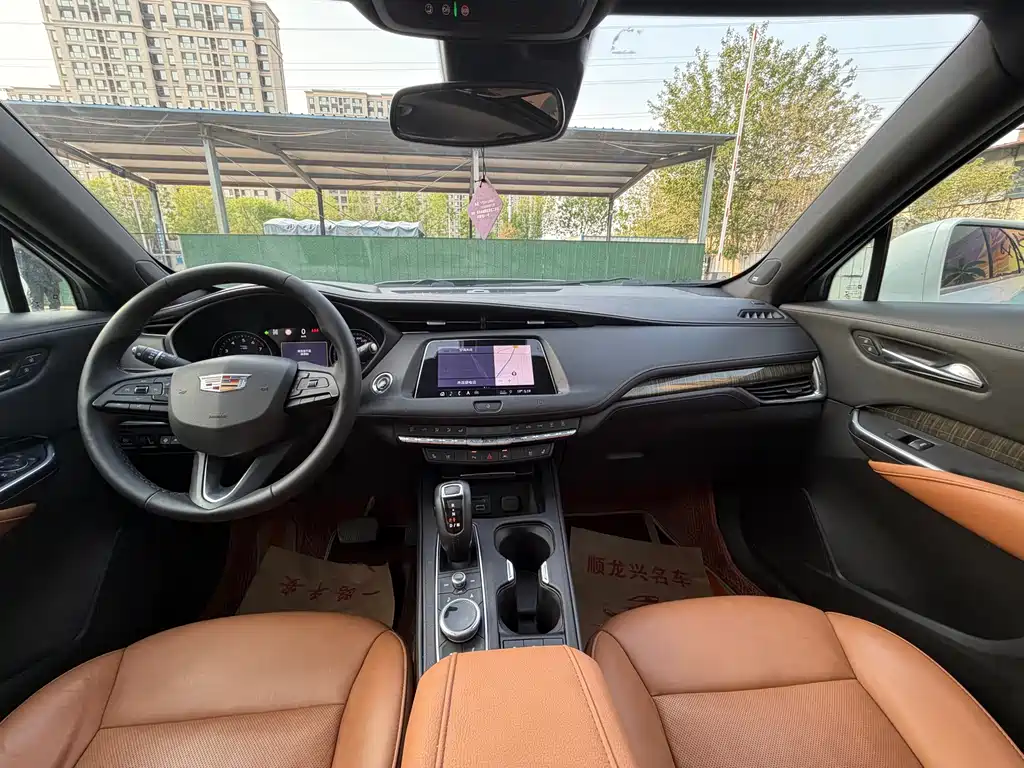 Cadillac XT4 2018 28T AWD Platinum Edition