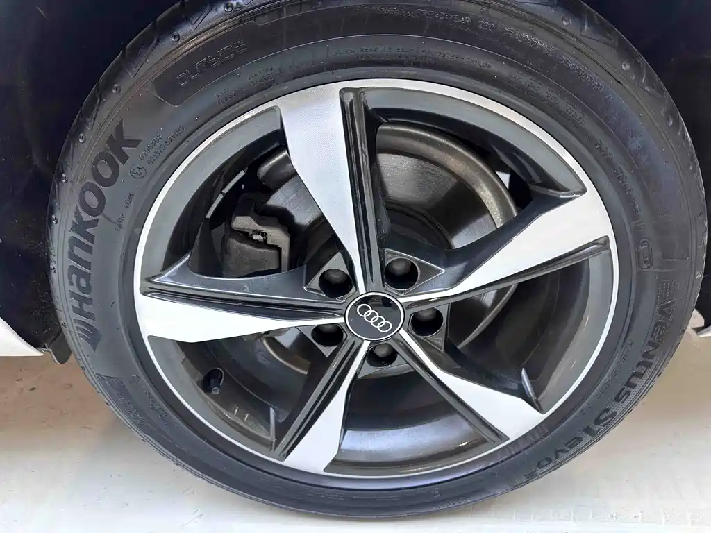 Audi A4L 2022 35 TFSI Fashion Dynamic