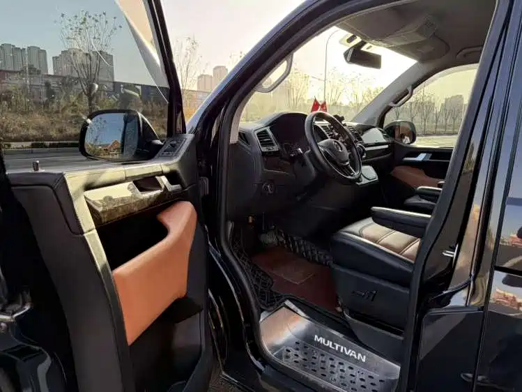 Volkswagen Multivan 2017 2.0TSI FWD Luxury Edition 7-Seater