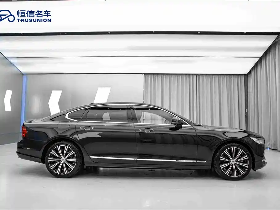 沃尔沃S90 2023款 B5 智远豪华版