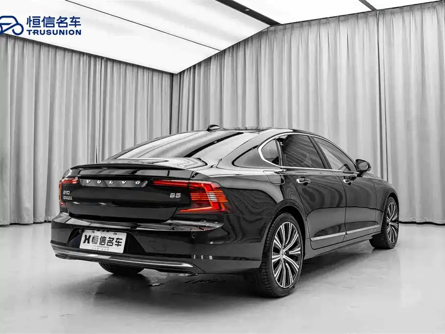 沃尔沃S90 2023款 B5 智远豪华版