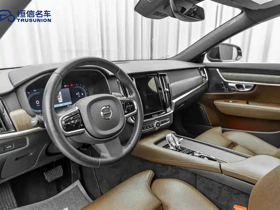 沃尔沃S90 2023款 B5 智远豪华版