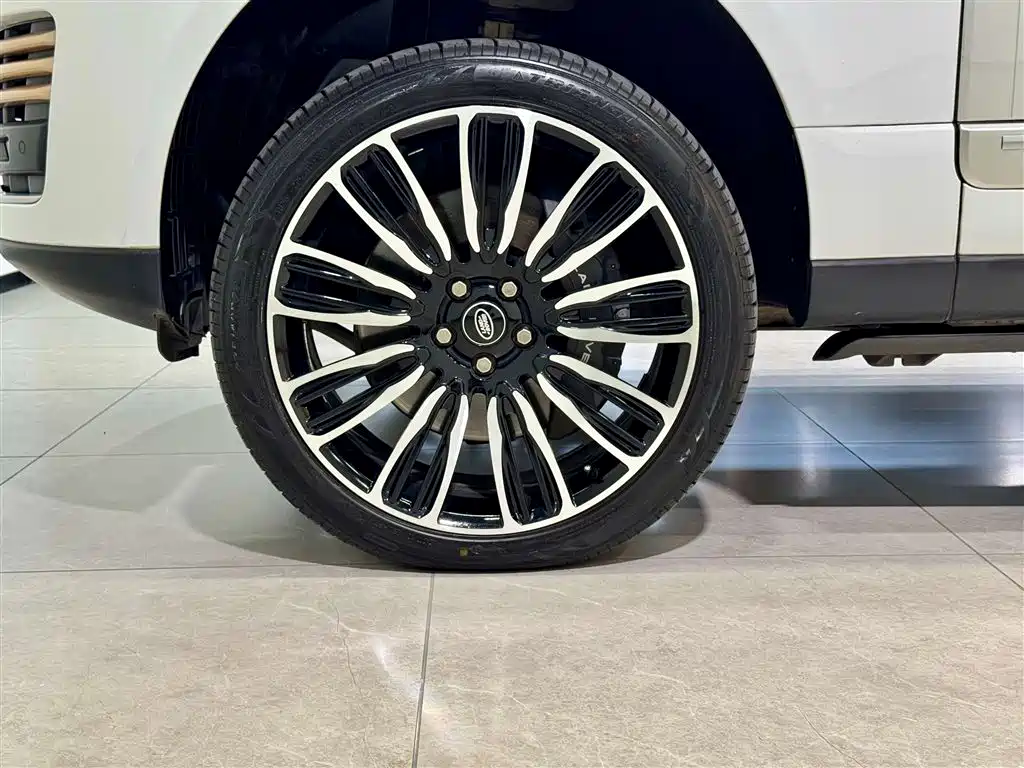 Land Rover Range Rover 2021 3.0 L6 Heritage Extended Classic Edition
