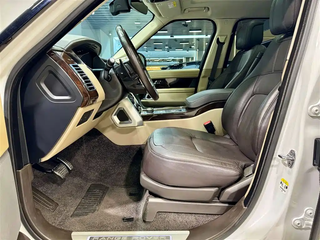 Land Rover Range Rover 2021 3.0 L6 Heritage Extended Classic Edition